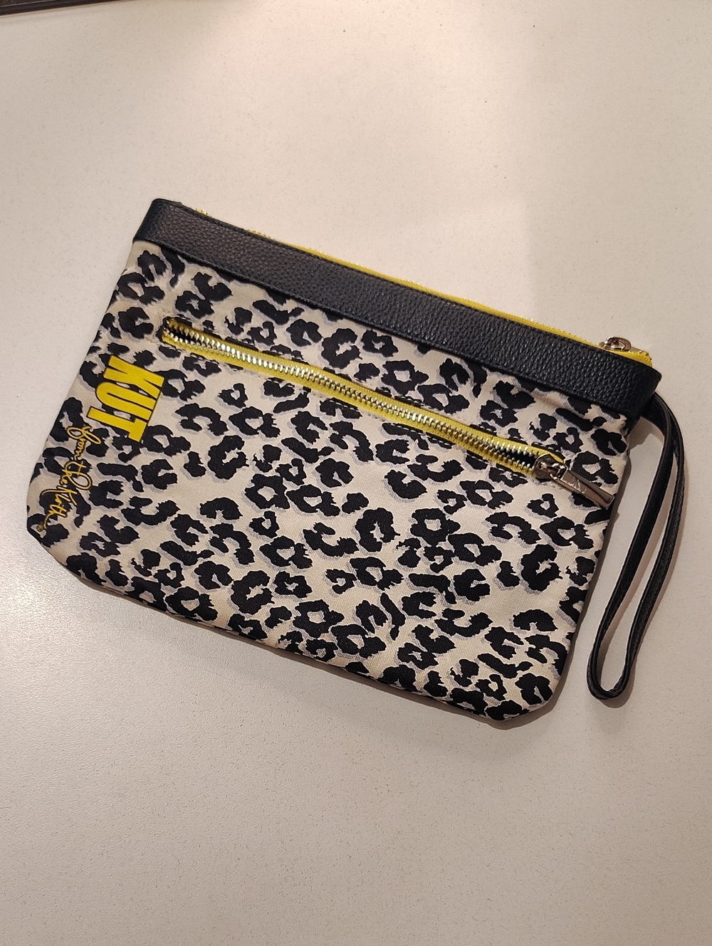 3/$20 Kut from the Kloth Wristlet Bag